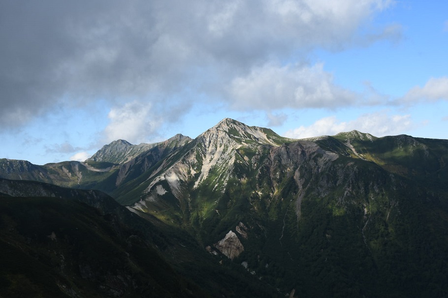 鷲羽岳の英姿