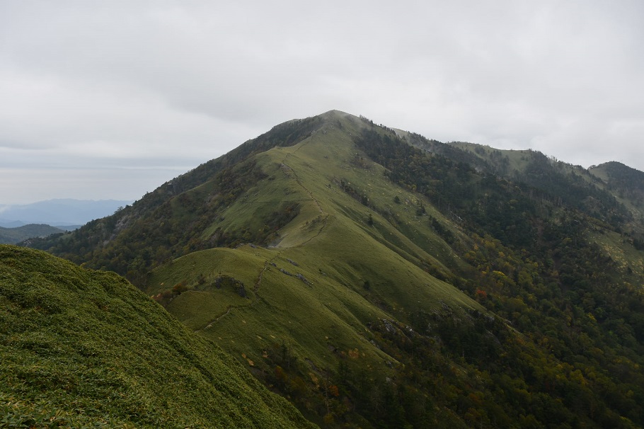 姿を現した剣山