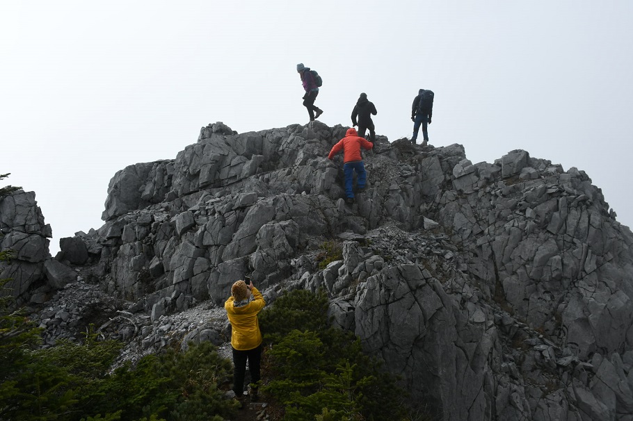 石灰岩の巨岩・光石