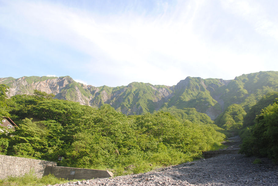 大山の北壁が姿を見せた。荒々しさが印象的