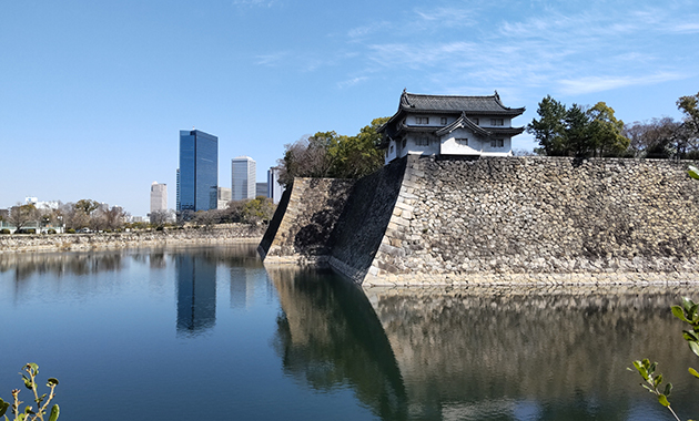 大阪城の乾櫓と西外堀（イメージ）