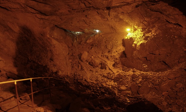 河内風穴（イメージ）