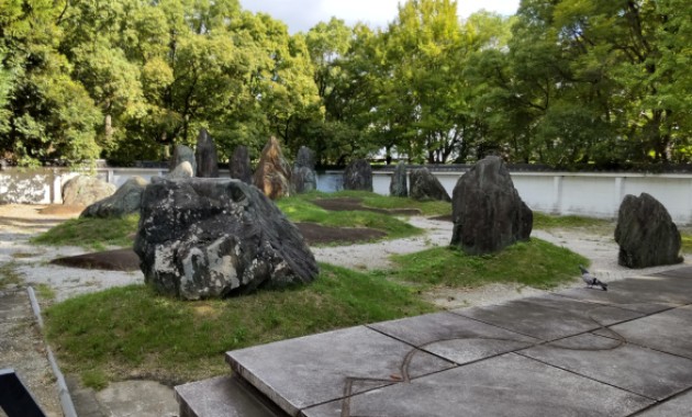 大阪城豊國神社の秀石庭