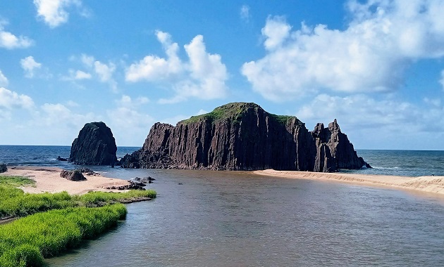 京丹後立岩(イメージ)