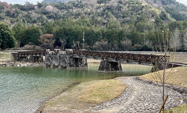 王子皿池親水公園(眼鏡橋)