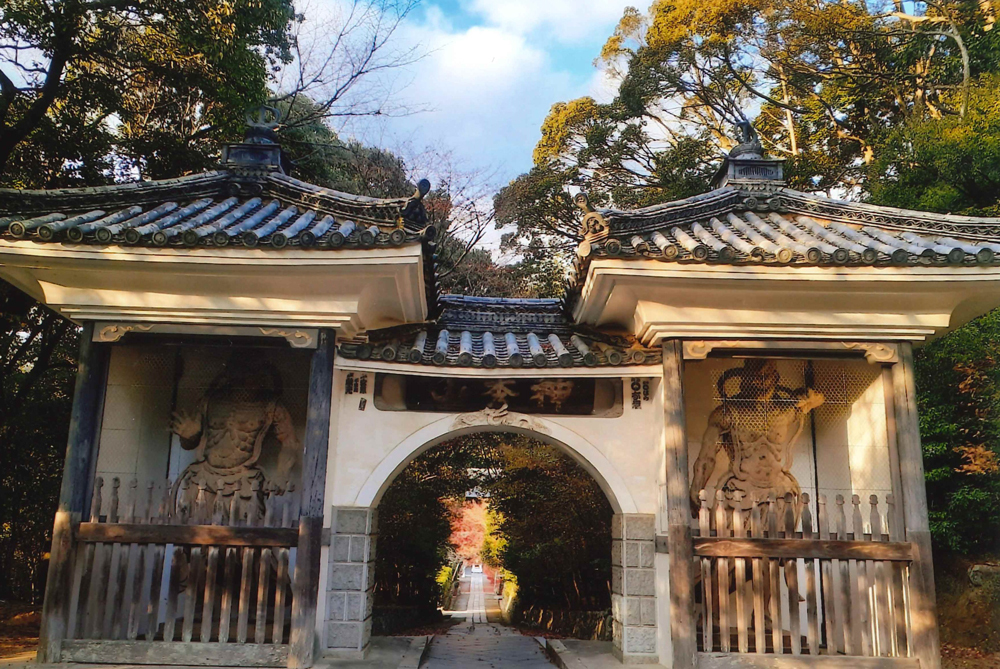 満願寺「©川西市」