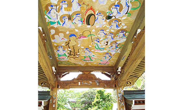 47番・八坂寺山門の天井画