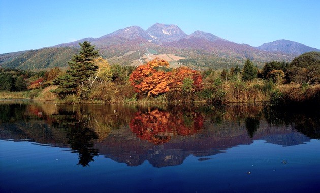 いもり池と妙高山