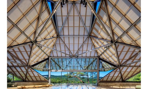 MIHOMUSEUMエントランスホール