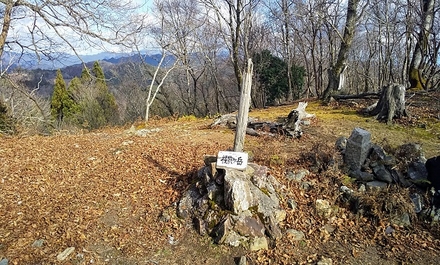 桟敷ケ岳西尾根を歩く