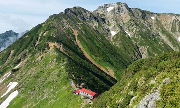 五竜岳と五竜山荘（イメージ）