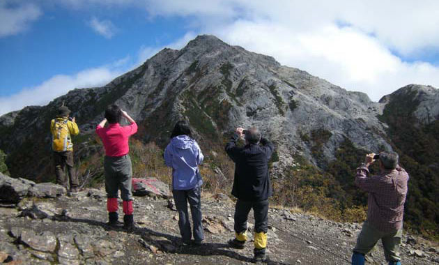 甲斐駒ケ岳の駒津峰（写真は10月／イメージ）