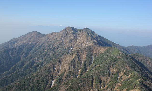 赤岳から見た権現岳(イメージ)