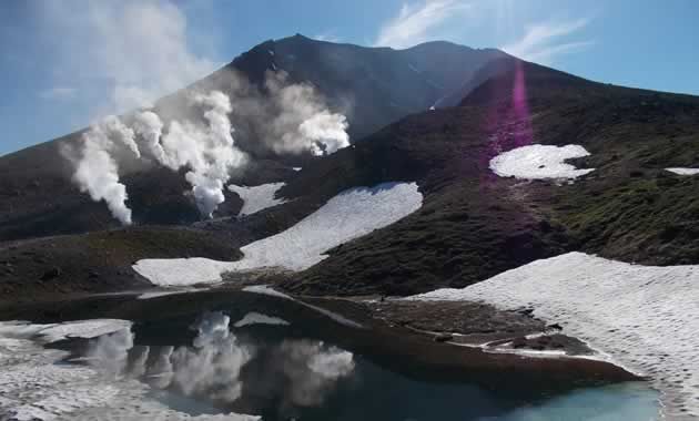 姿見駅付近から見た大雪山・旭岳
