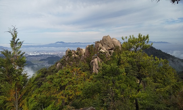 金勝アルプス・天狗岩（イメージ）