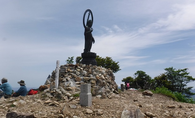 大峰・釈迦ヶ岳の山頂(イメージ)