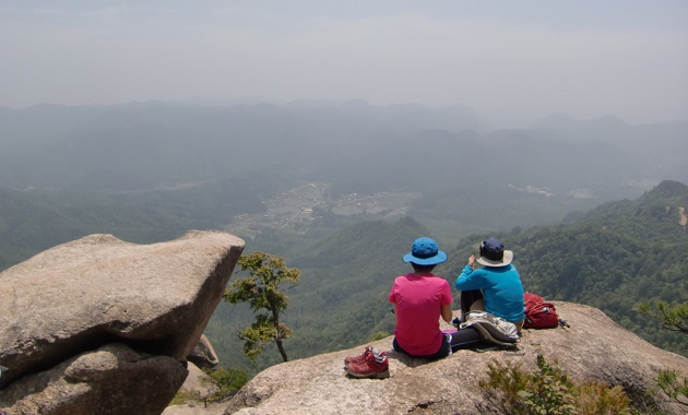 三倉岳の山頂からの眺め(イメージ)