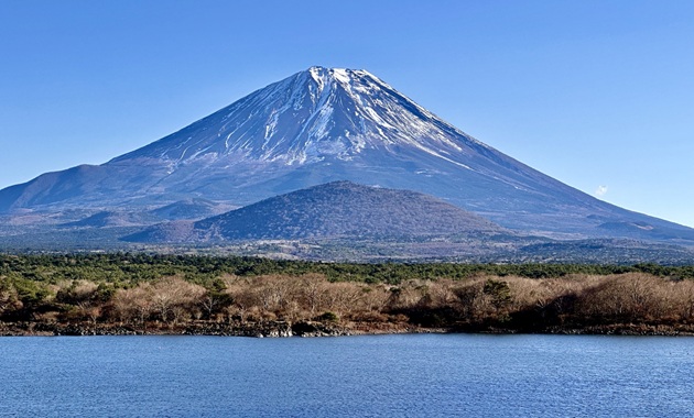 精進湖からの富士山(イメージ)