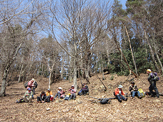 経験豊富なリーダーがご案内する安全な登山