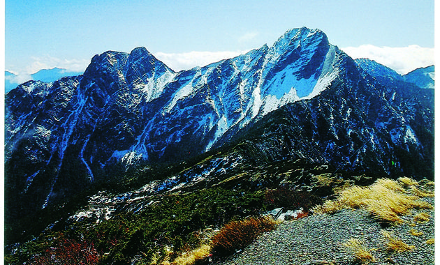 雄大な玉山の全景（イメージ）