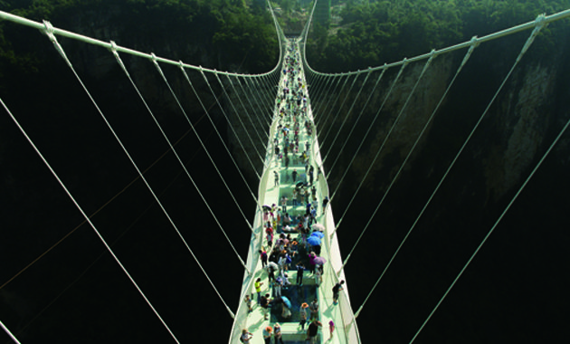 張家界大峡谷玻璃大橋（イメージ）